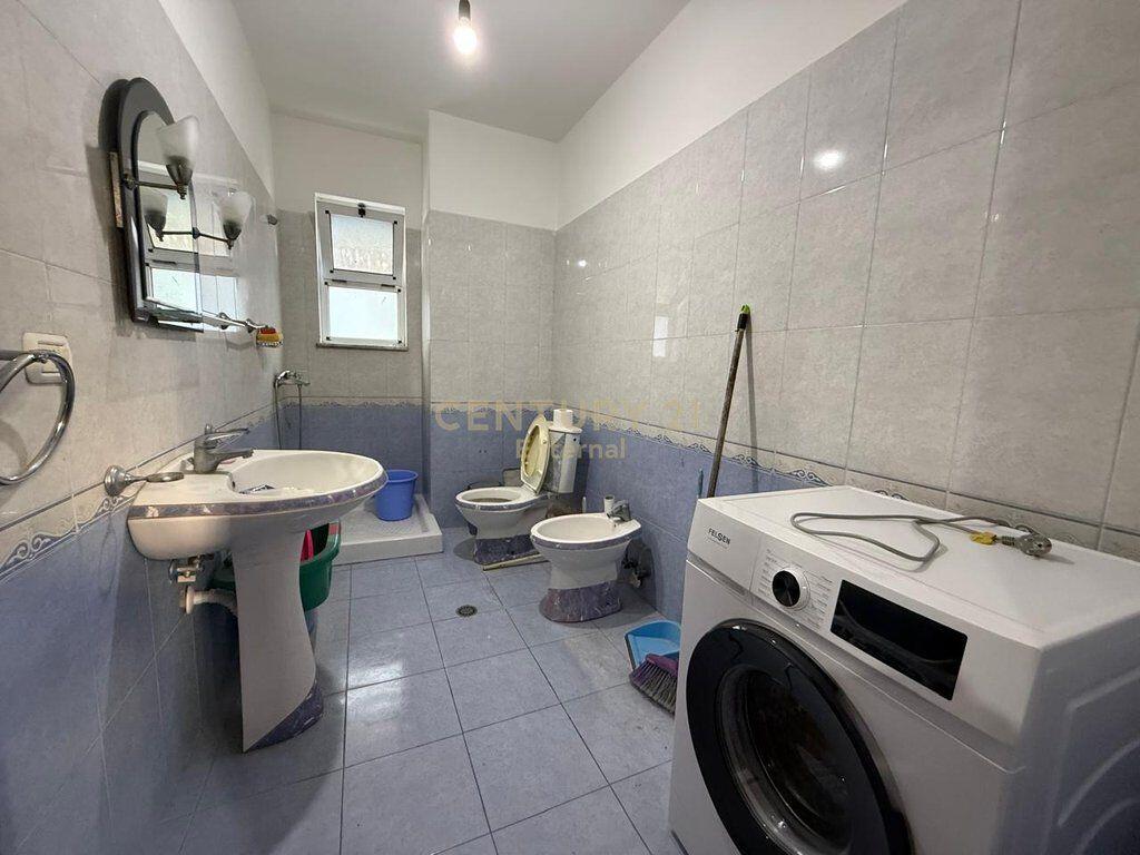 Apartament 2+1 Me Qira te Mbikalimi , Komuna e Parisit