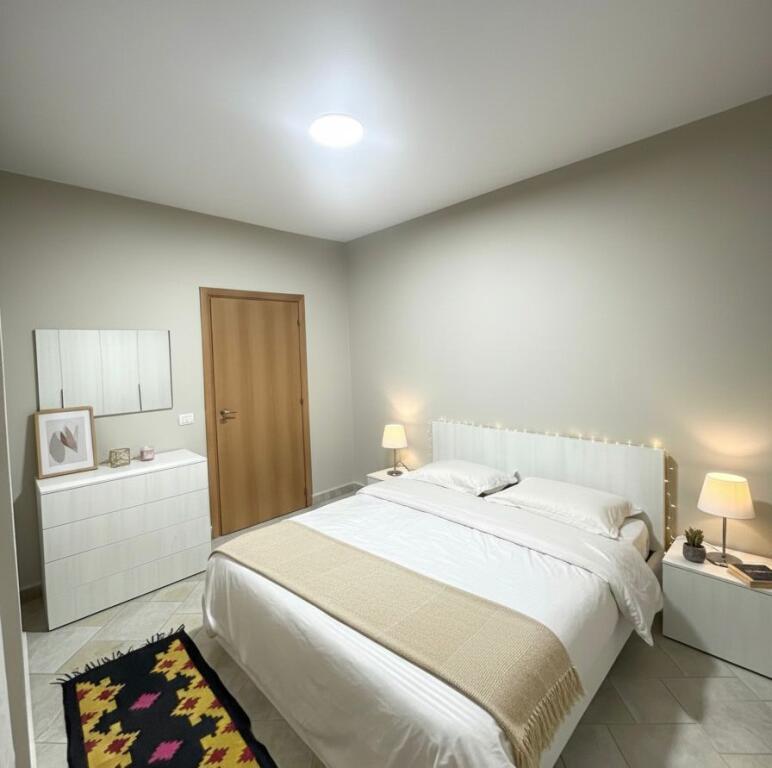 Appartamento 1+1 in affitto – Centro Tirana (Kostandin Kristoforidhi)