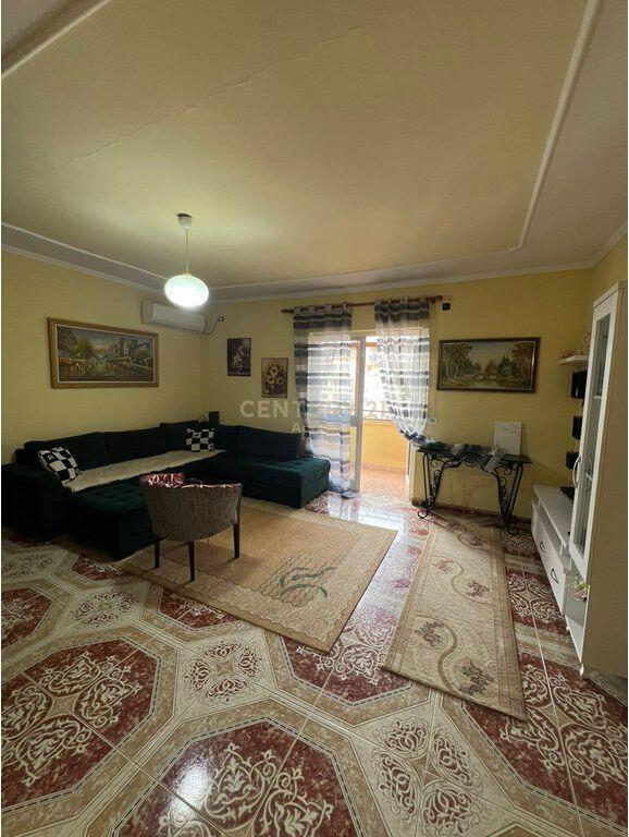 In vendita appartamento 2+1 vicino a QSUT, Via “Kongresi i Manastirit”.