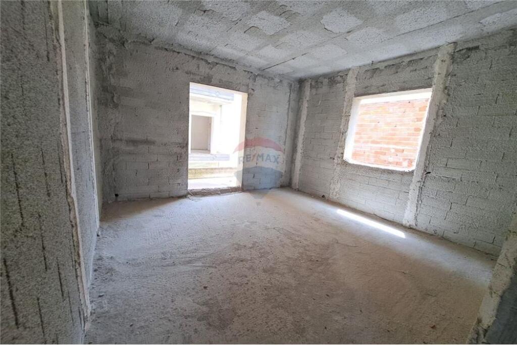 3-storey building, Vlore