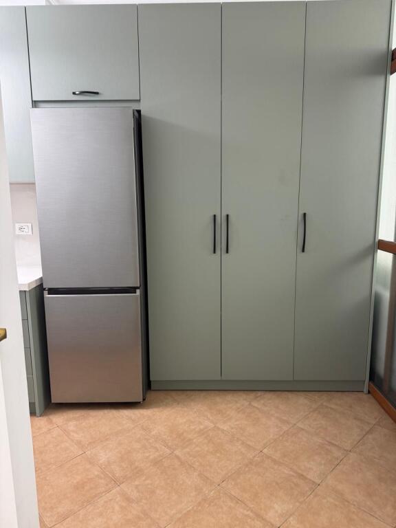 Apartament 2+1 me qira tek Rruga e Kavajes!