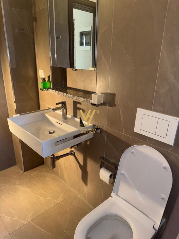 GIVEN SPACE 60 M2 FOR RENT IN CENTER 150,000 LEKE