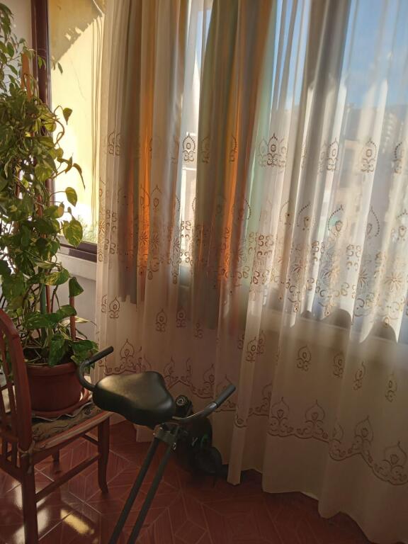 🏠 Shitet Apartament 2+1 – Bulevardi i Ri