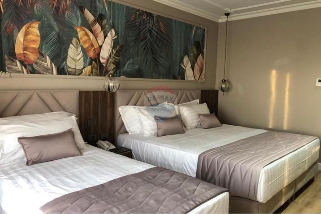 SUPER HOTEL IN VENDITA A GOLEM, 180 M DAL MARE!