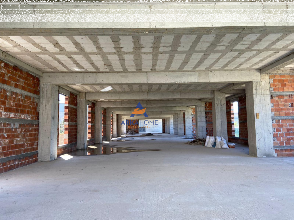 CAPANNONE IN AFFITTO 2.000 M² DI COSTRUZIONE "KAMEZ" 8000 EURO