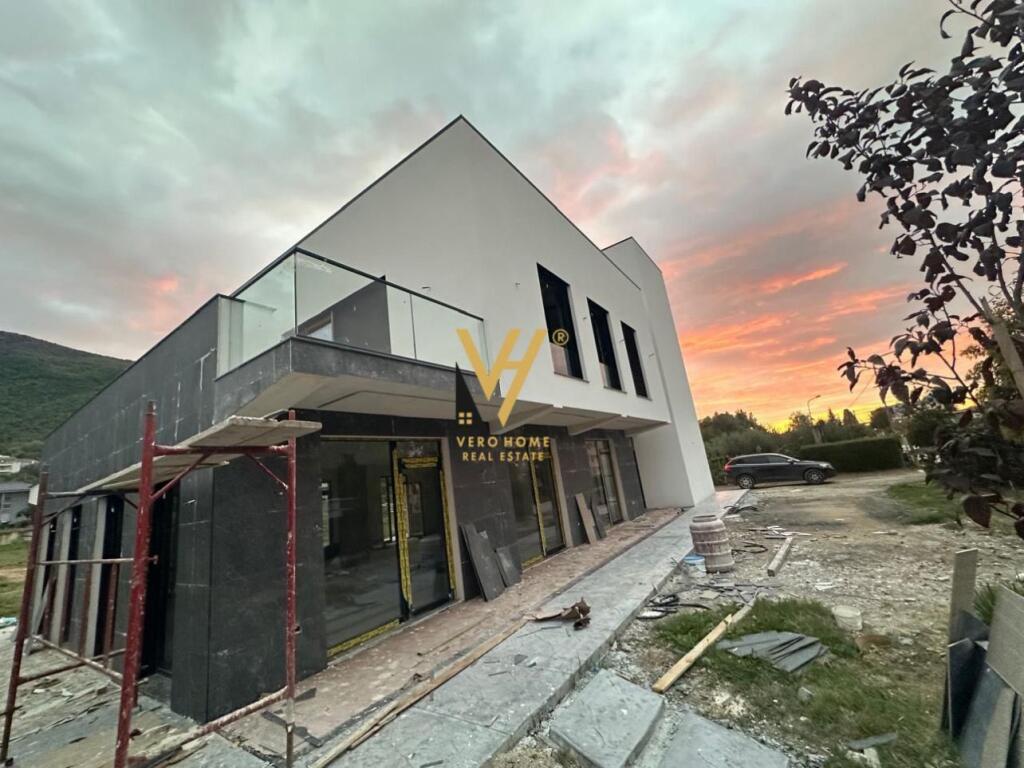 SERVICE BUILDING FOR RENT IN BERZHITE 3,000 EURO