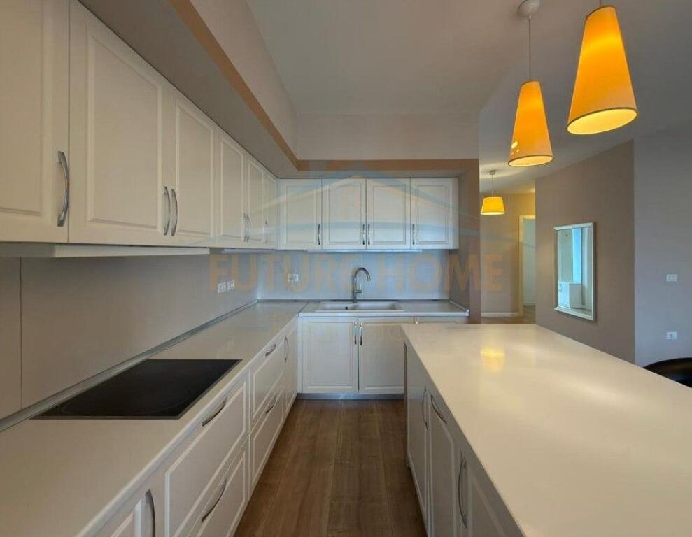 Qera, Apartament 3+1+2+2 Poste Parkimi..