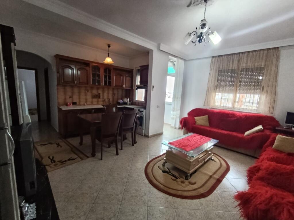 Apartament 2+1, Zogu i Zi!
