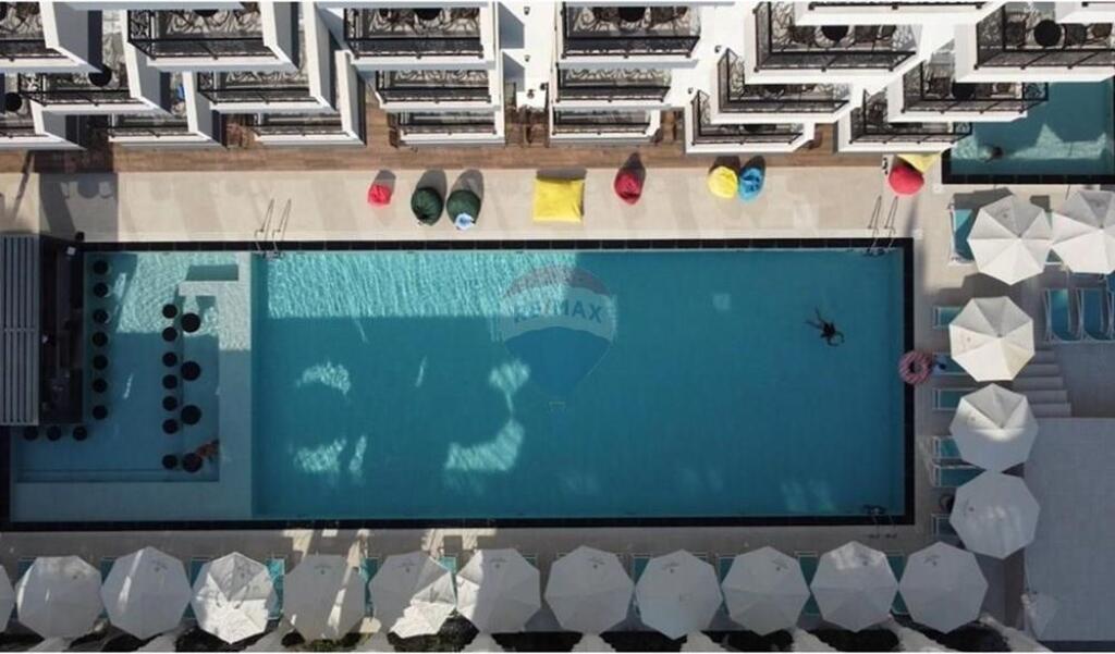SUPER HOTEL IN VENDITA A GOLEM, 180 M DAL MARE!