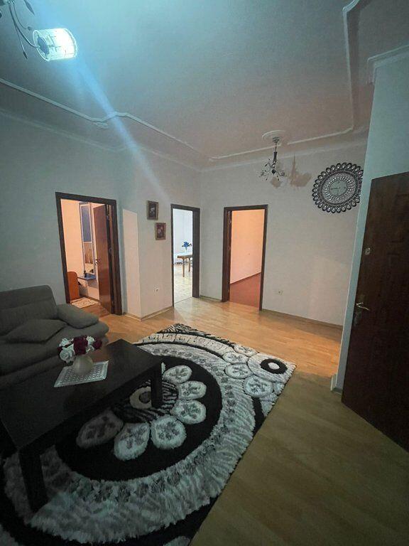Villa 3+1 In Affitto in Via 5 Maji, Tirana - 450 mila lek | 115 m²...