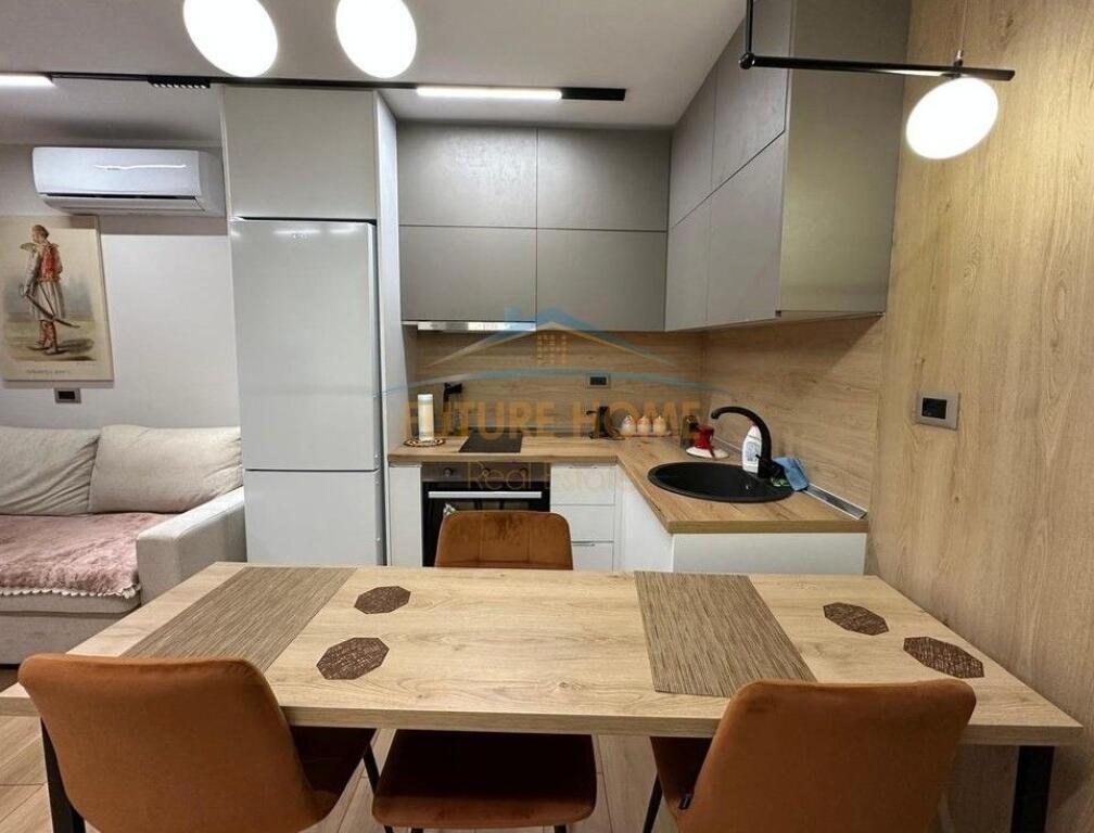 Qera, Apartament 1+1, Komuna e Parisit.
