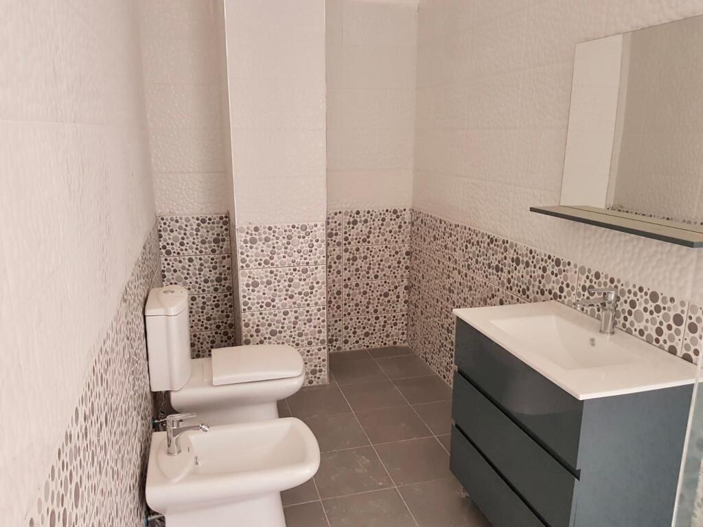 📣 SHITET Apartament 3+1 Me 3 Tualete 📍 Pranë Liqenit Te Thate 🛣️ Rruga "Peti" ✨