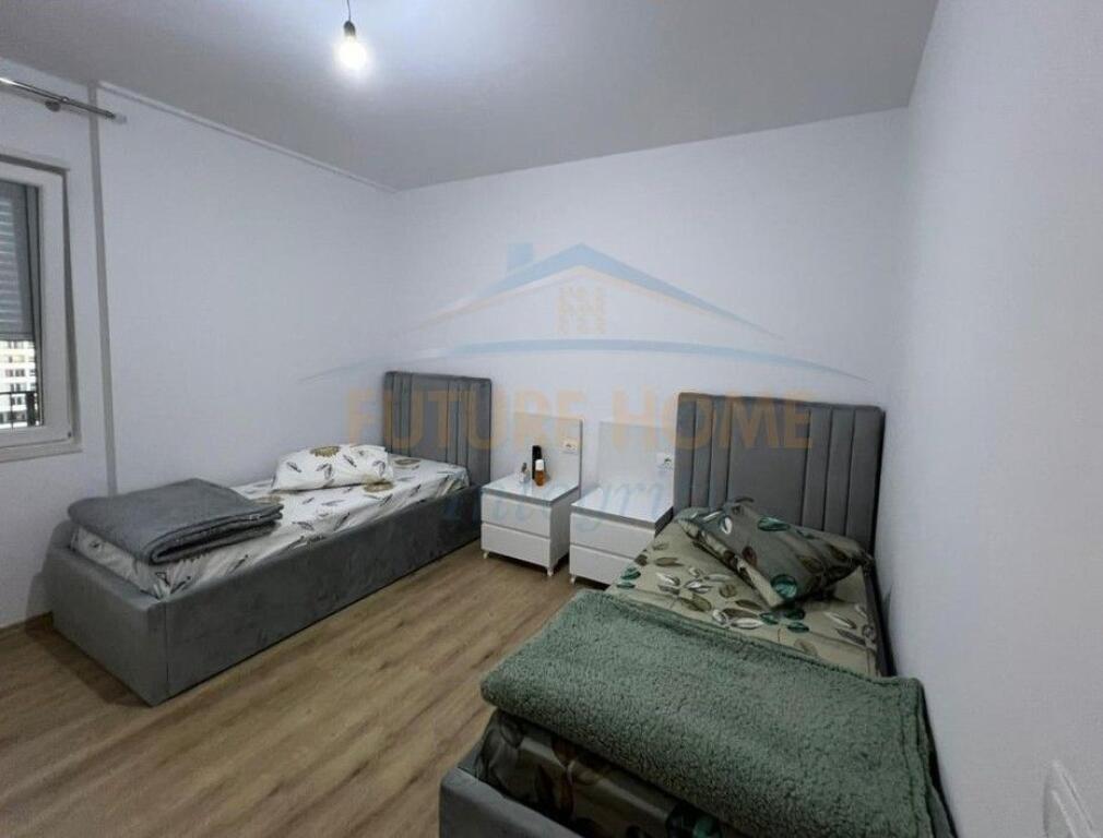 Affitto, Appartamento 2+1, Complesso Univers City, Tirana.