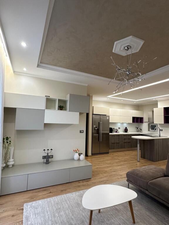 Appartamento 3+1+2 in vendita quartiere 12 Durres