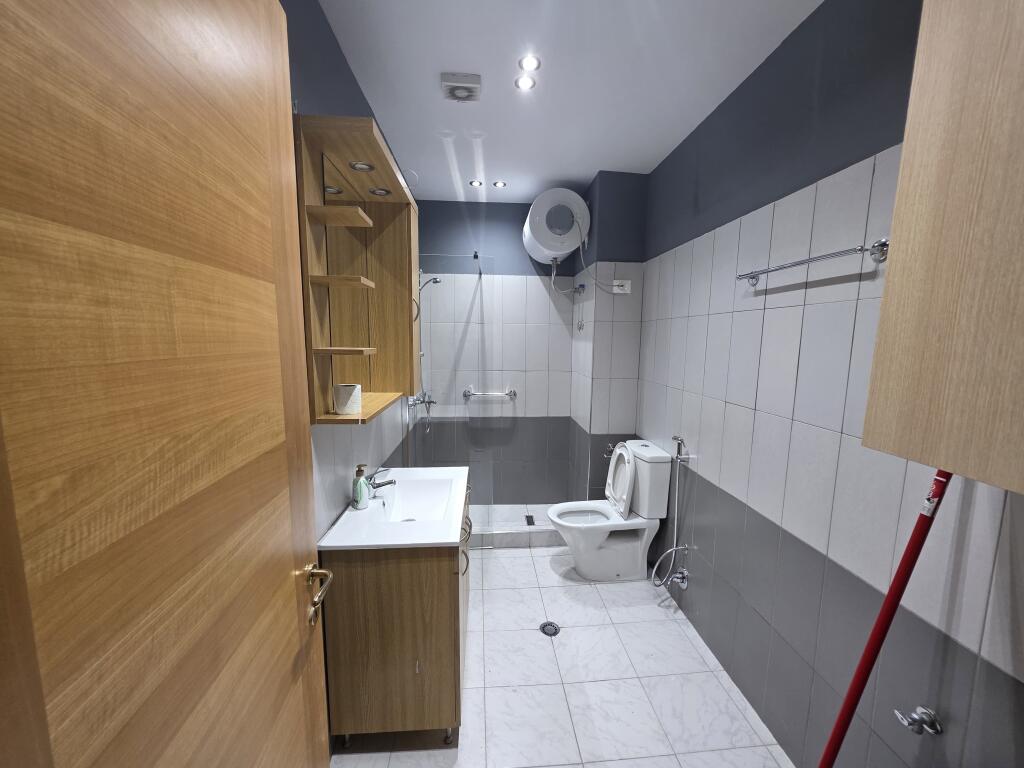 📢SHITET APARTAMENT 2+1 – LIQENI I THATË (pranë “Queen’s Coffee”)