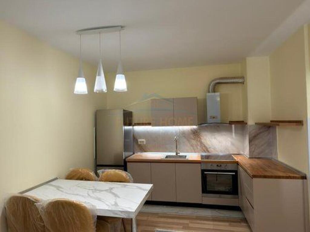 Qera,Apartament 2+1+Post Parkimi, Golden Tower, Mine Peza, Tiranë.