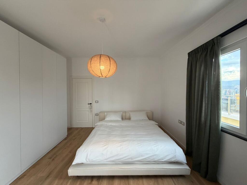 Apartment 2+1+Veranda for rent in Bllok.