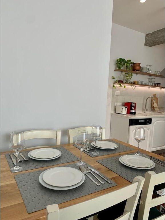 APARTAMENT 2+1 PER QERA PERBALL HOTEL HILTON