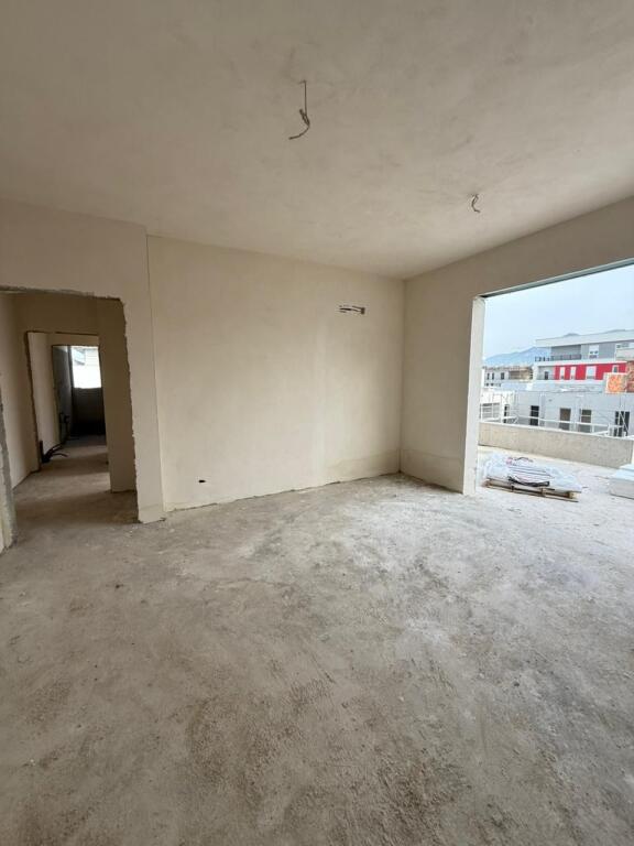 UNIVERS CITY, IN VENDITA, APPARTAMENTO 2+1+2+VERANDA