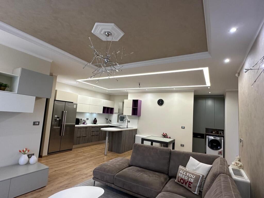 Appartamento 3+1+2 in vendita quartiere 12 Durres