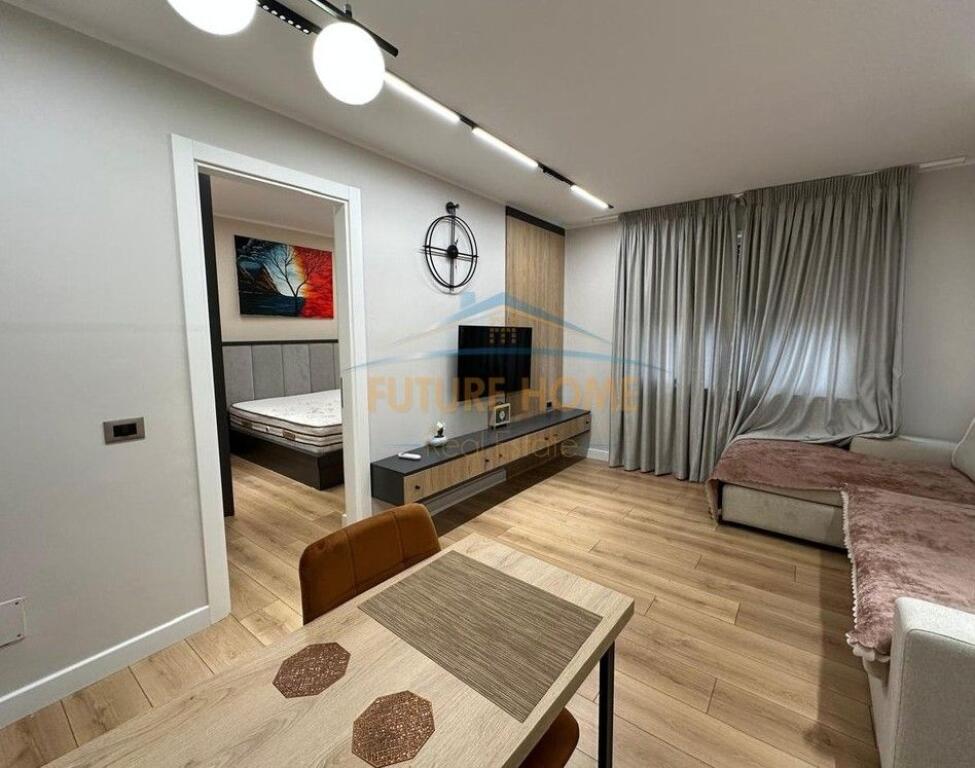 Qera, Apartament 1+1, Komuna e Parisit.