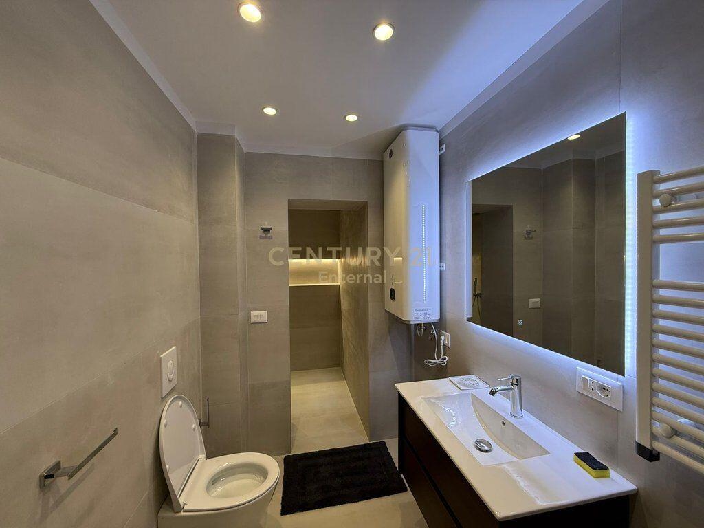 Appartamento 2+1 in affitto in Via Kavaja, Tirana.