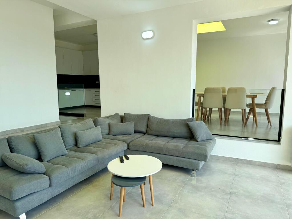 VILLA CON PISCINA IN AFFITTO RESIDENZA KODRA2