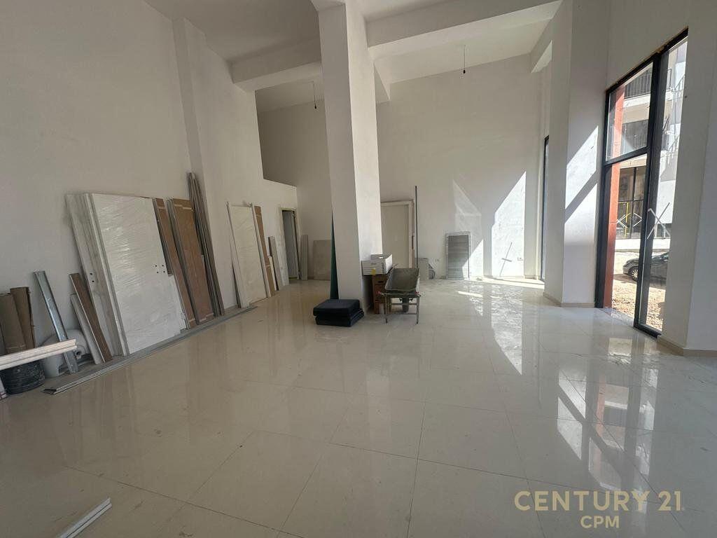 Commercial space for rent in the center of Tirana, between Hoxha Tahsim Street and Qemal Stafa Street.