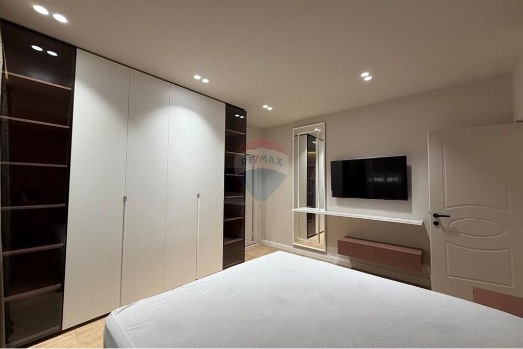 Apartament  Për Qira 3+1+2  Liqeni i Tiranës, Tiranë