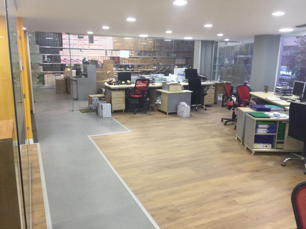 VENDITA AMBIENTE COMMERCIALE GIARDINO BOTANICO 330 M2 PIANO 0