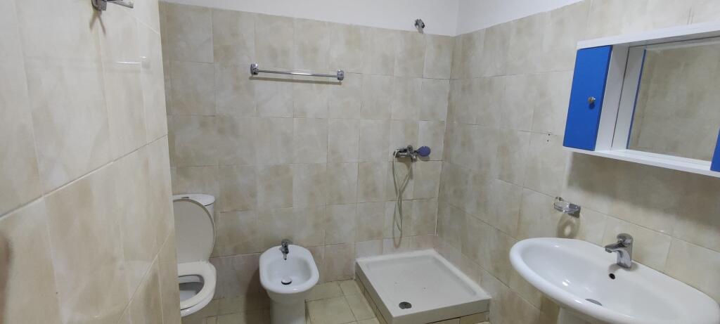 🏠 Appartamento 2+1 in affitto 📍 Don Bosko, vicino alla scuola Vaçe Zela