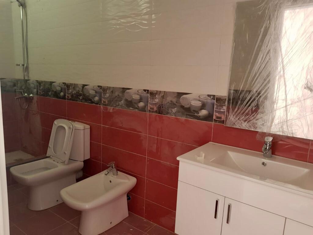 📣 SHITET Apartament 3+1 Me 3 Tualete 📍 Pranë Liqenit Te Thate 🛣️ Rruga "Peti" ✨