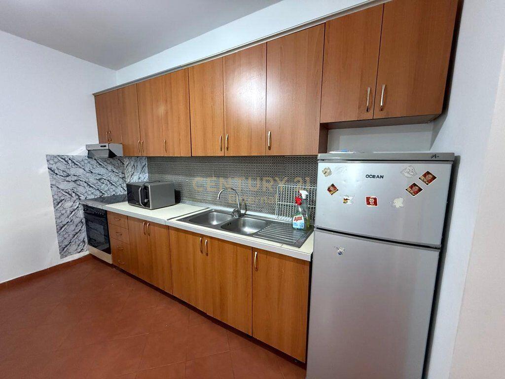 Apartament 2+1 Me Qira te Mbikalimi , Komuna e Parisit