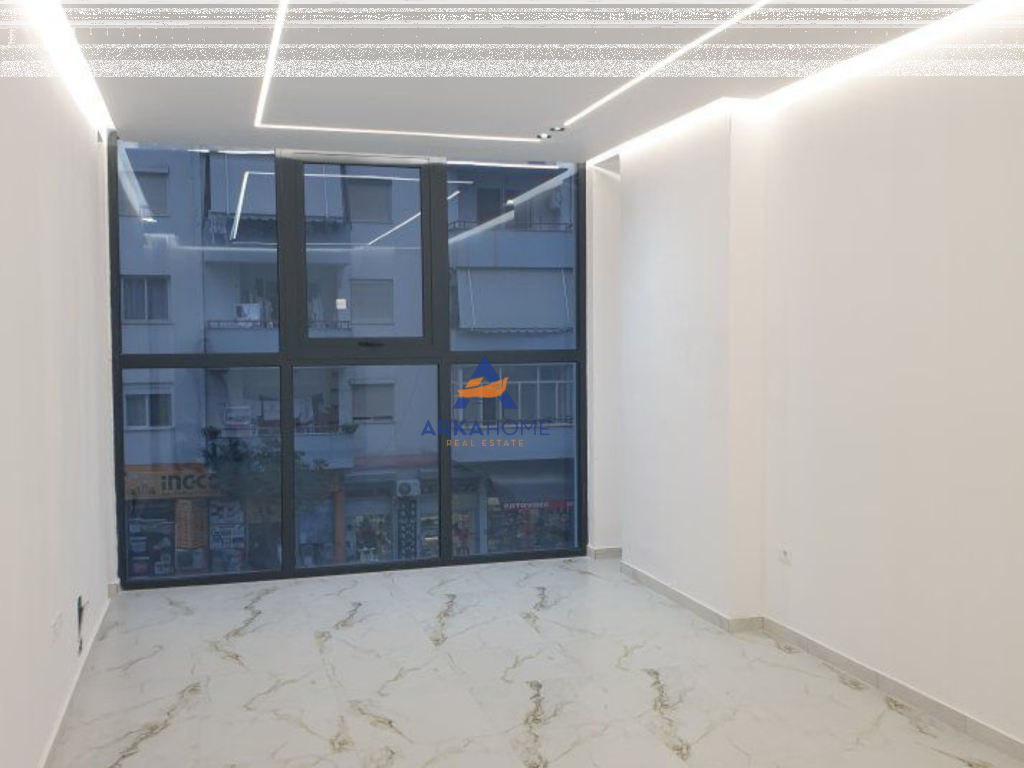 BUSINESS PREMISES FOR RENT 74M2 "ASTIR" 800 EURO