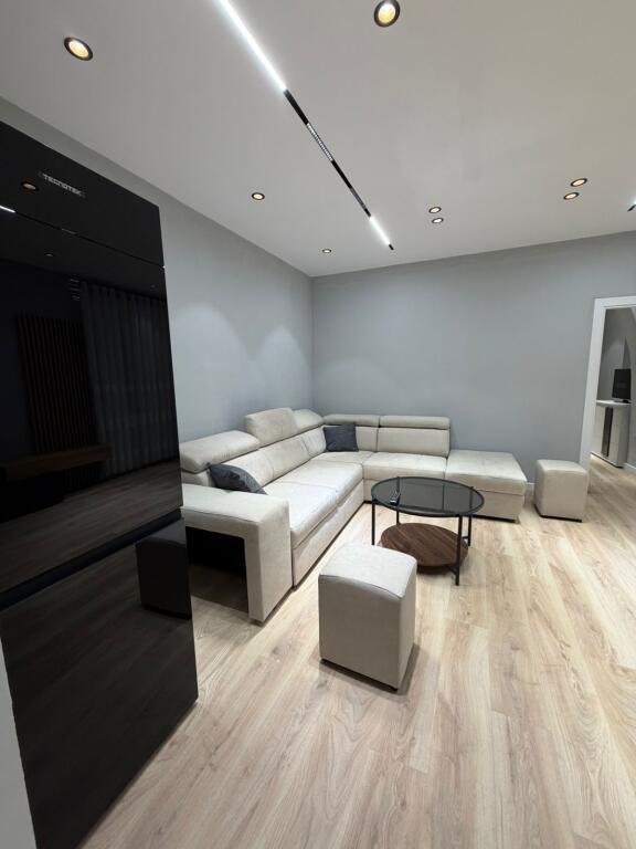 JEPET ME QIRA APARTAMENT 1+1 TEK OXHAKU