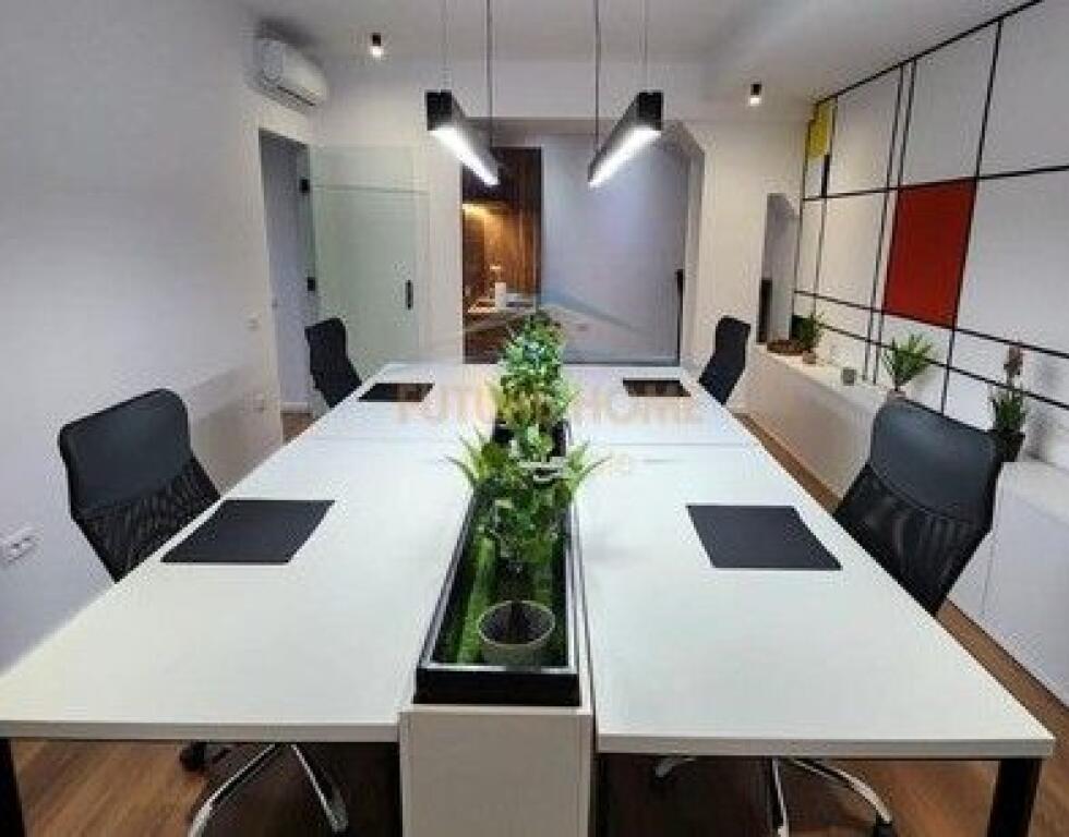 Affitto, Spazio ufficio, Square 21, Via Kavaja, Tirana !