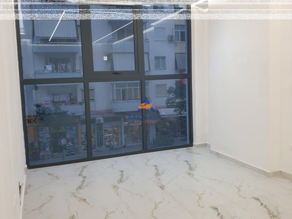 BUSINESS PREMISES FOR RENT 74M2 "ASTIR" 800 EURO