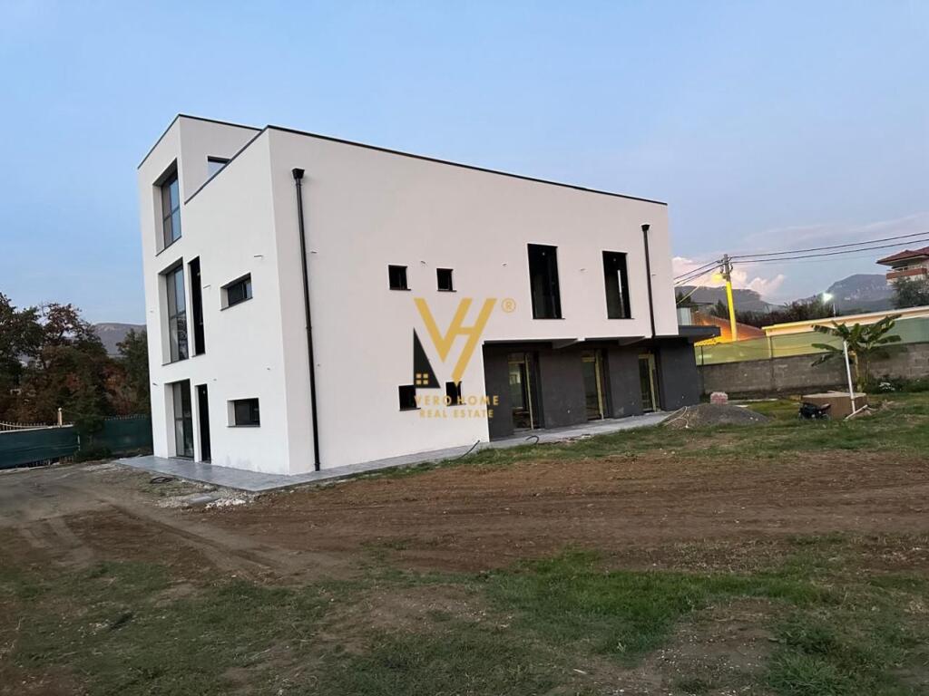 SERVICE BUILDING FOR RENT IN BERZHITE 3,000 EURO