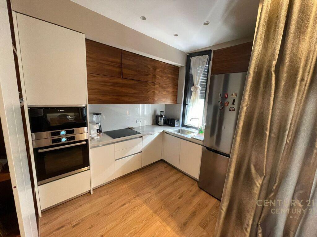 Shitet apartament 3+1+2 në Rezidencën Park Gate, Rruga e Elbasanit