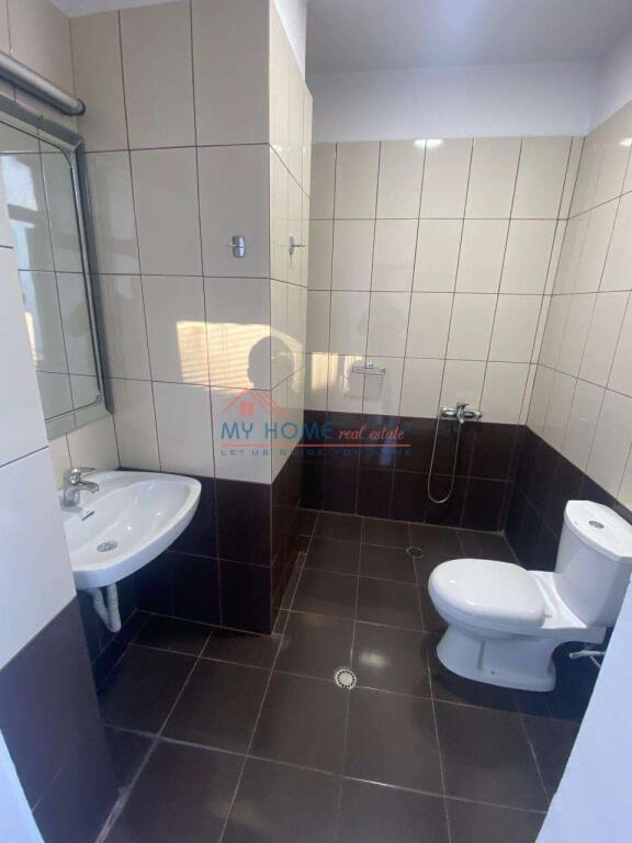 Apartament 2+1 me qera Qender Tirane