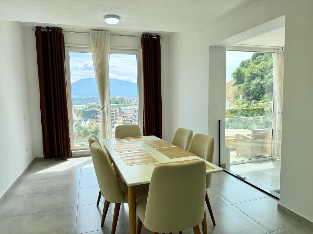 VILLA CON PISCINA IN AFFITTO RESIDENZA KODRA2