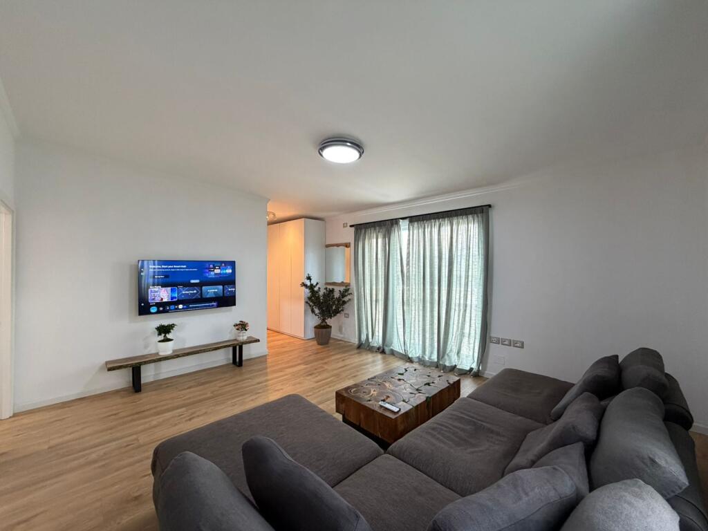 Apartment 2+1+Veranda for rent in Bllok.