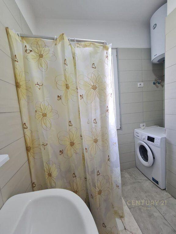 Affittiamo appartamento 2+1, di fronte alla scuola “Zonja e Këshillit të Mirë” !!