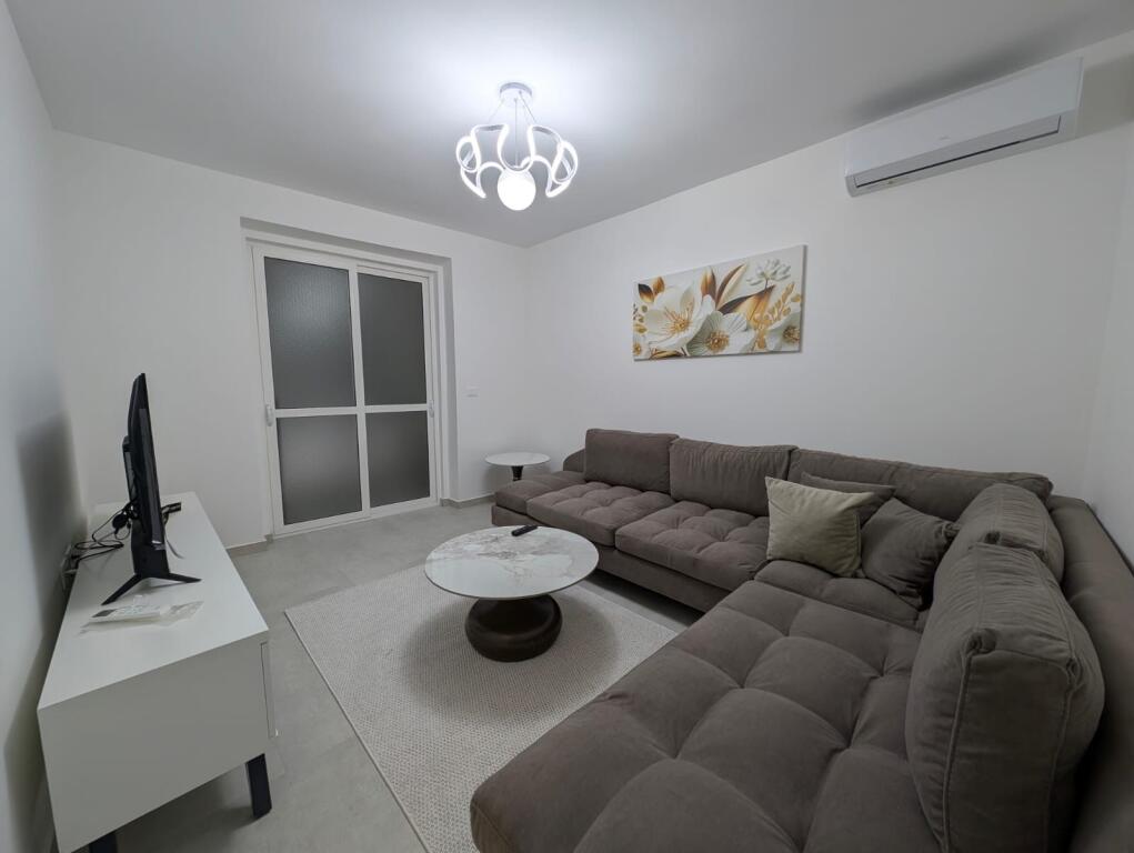 Apartament 2+1, Selvia!