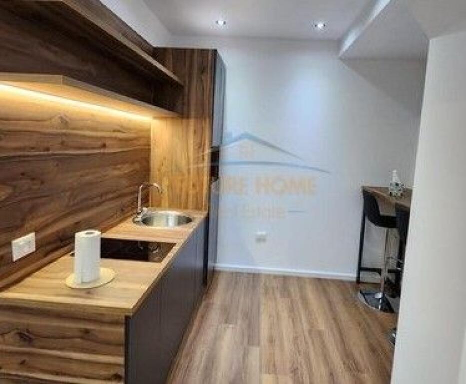 Affitto, Spazio ufficio, Square 21, Via Kavaja, Tirana !
