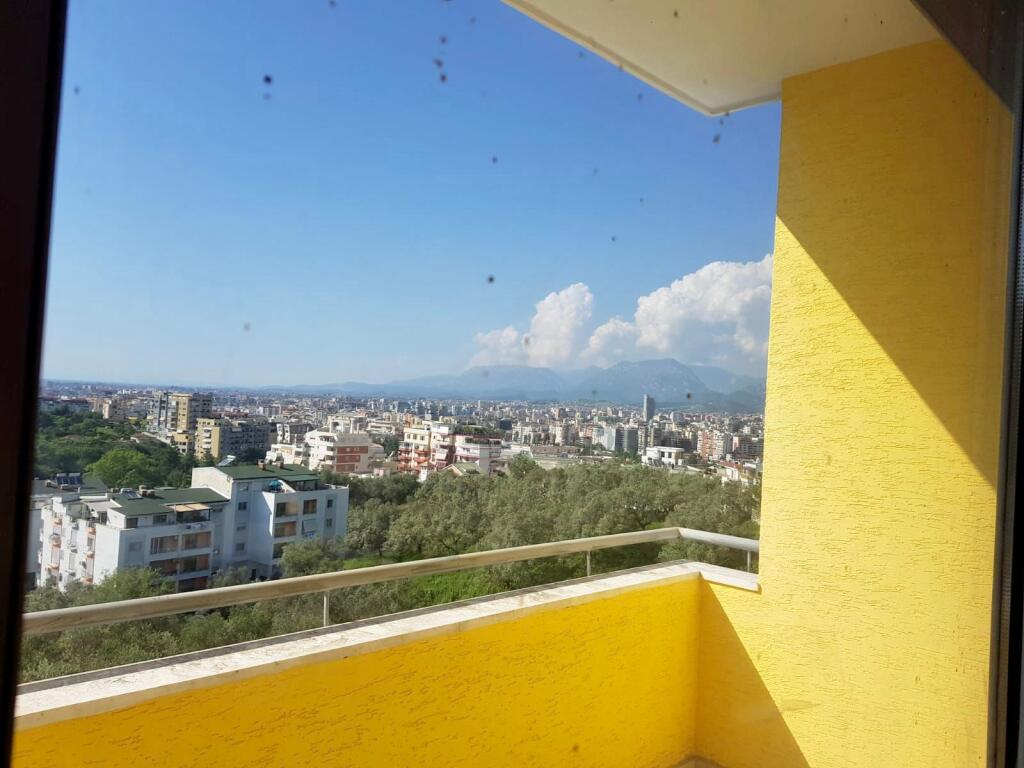 📣 SHITET Apartament 3+1 Me 3 Tualete 📍 Pranë Liqenit Te Thate 🛣️ Rruga "Peti" ✨
