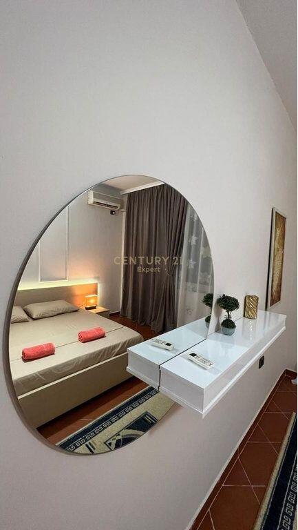 Apartment 2+1 for rent in the Ish-Blloku area, Tirana.