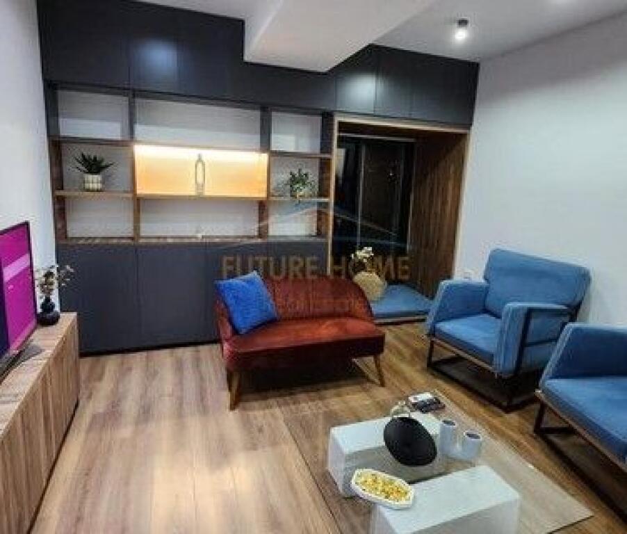 Affitto, Spazio ufficio, Square 21, Via Kavaja, Tirana !