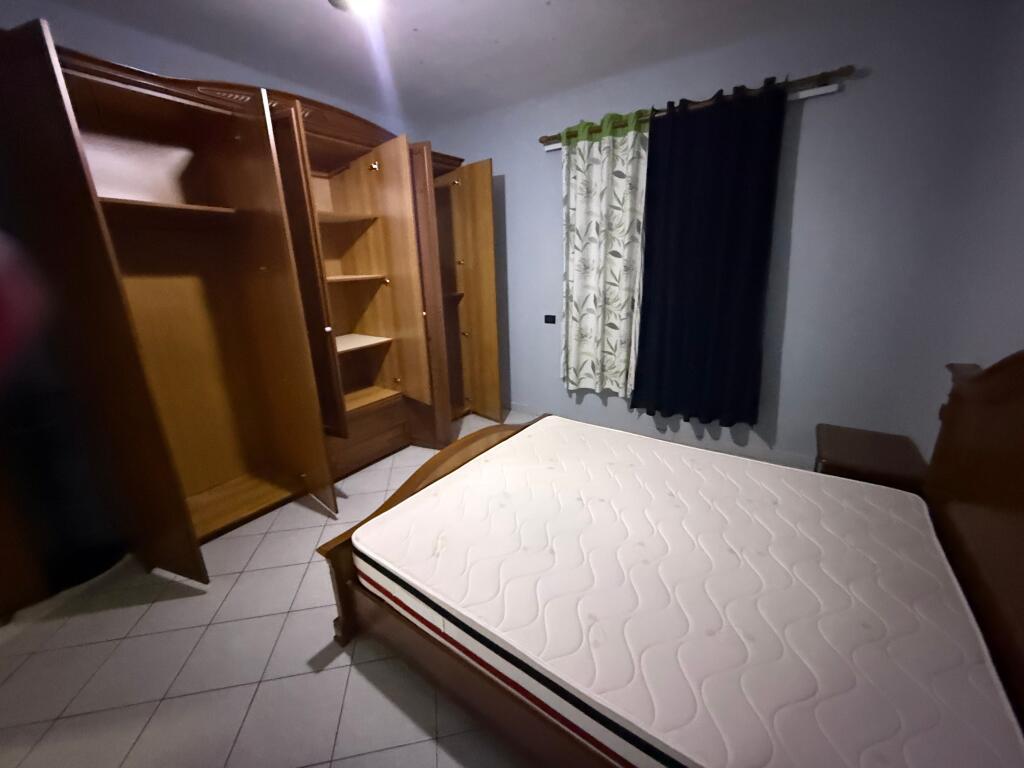 Siri kodra, shtepi me qera 1+1,  40,000 leke