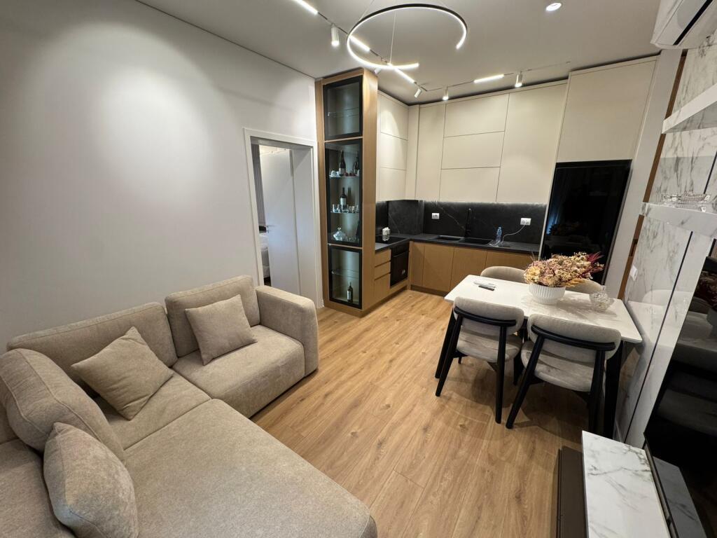 🏠 Jepet me qira Apartament 2+1 – Ali Demi, Kompleksi Kaimi💰 600 € / muaj (i diskutueshëm)